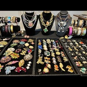 1 LB Vintage Retro Mod Jewelry Lot- Bulk Unsearched • Curated Jewelry lot